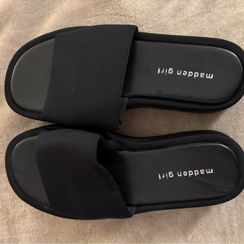 Madden Girl Classic Black Slides